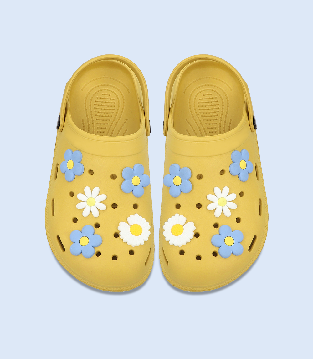 BW7439-MUSTARD-Women Crocs