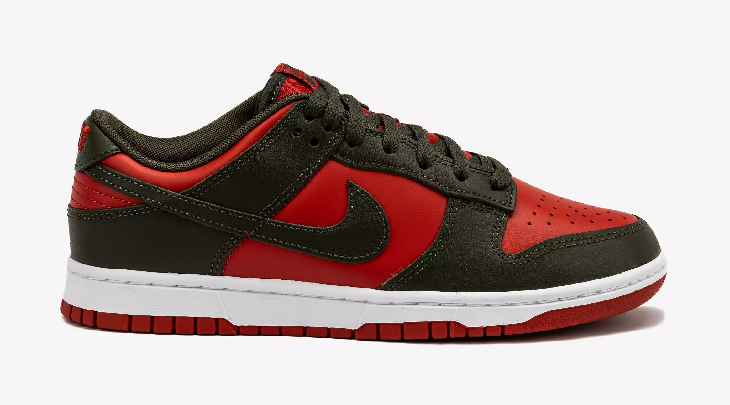 Dunk Low Mystic Red Mens Lifestyle Shoes (Mystic Red/Cargo Khaki/White) Free Shipping