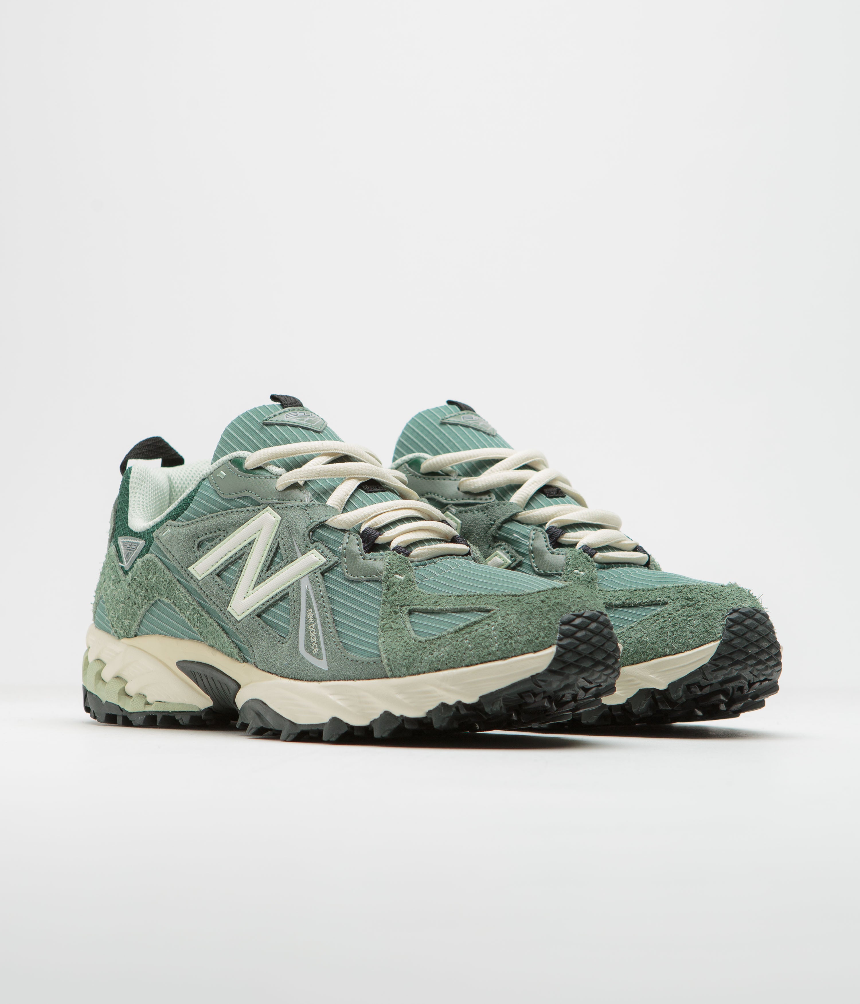 New Balance 610 Shoes - Green / Natural Mint