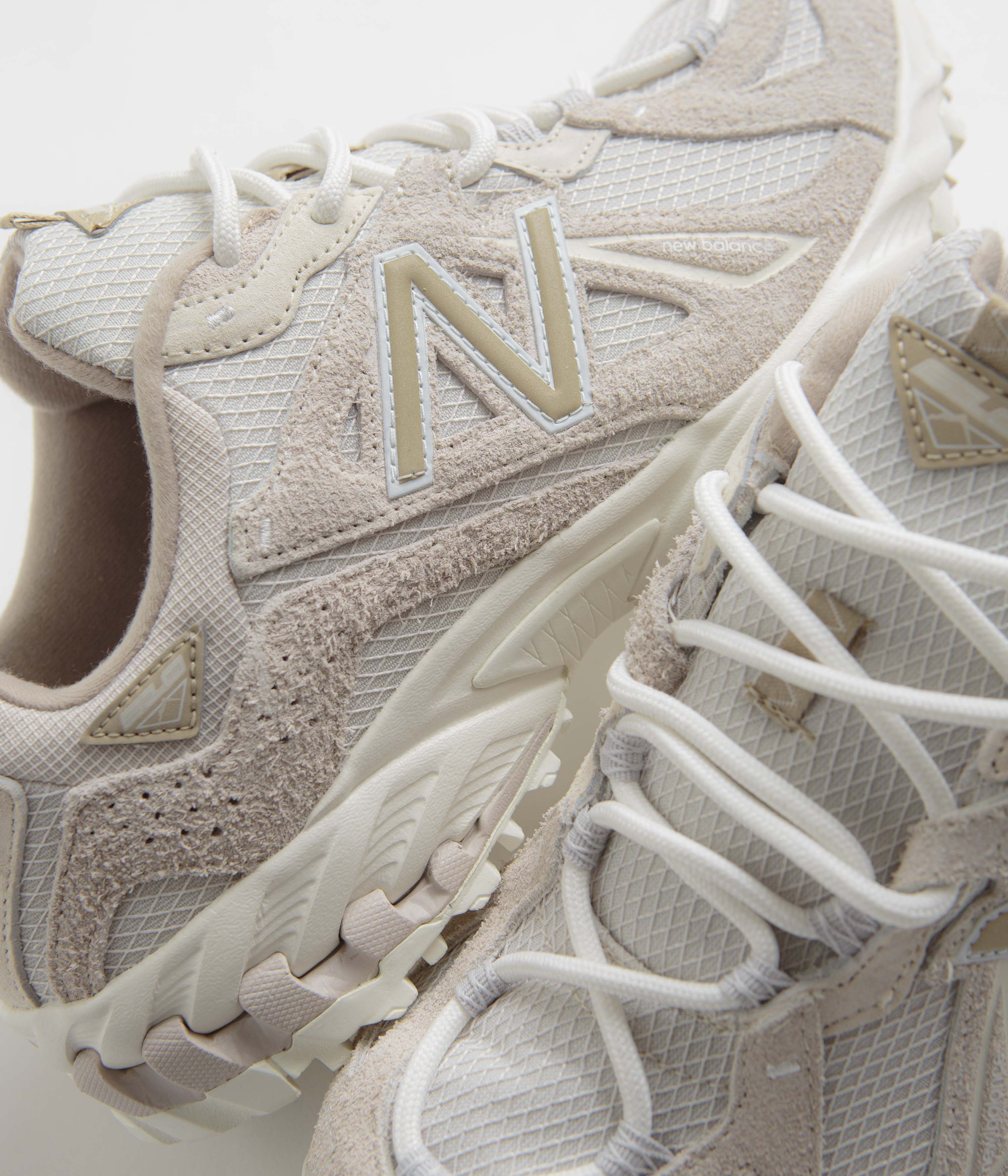 New Balance 610 Shoes - Moonbeam