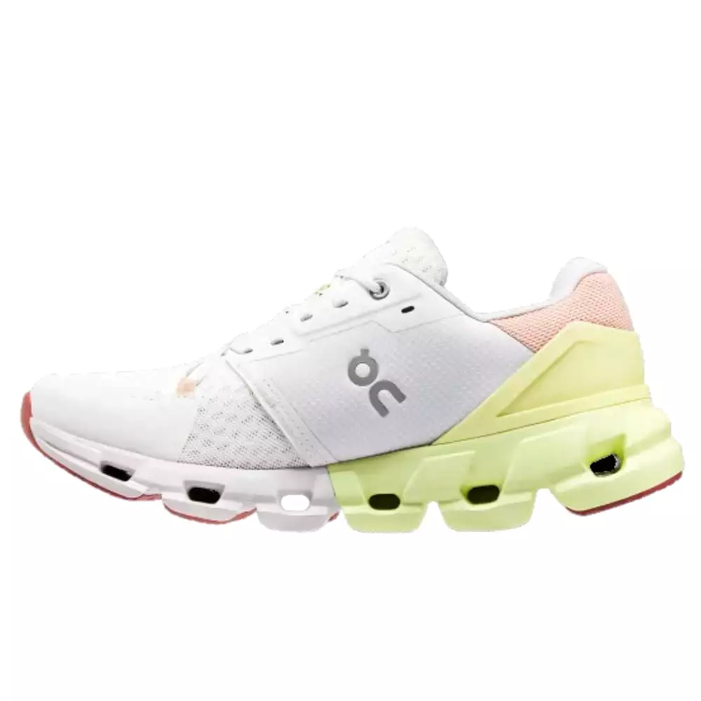 'On Running' Women's Cloudflyer 4 - White / Hay